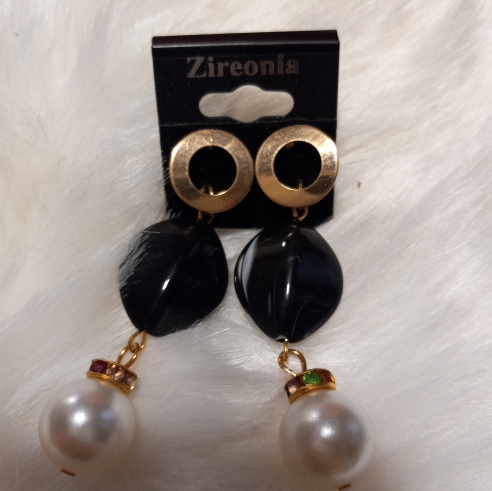 Gold, Marble, and Pearl Dangle Earrings NWT